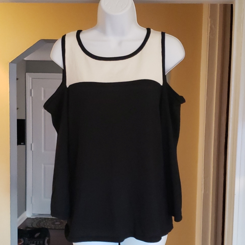 Black/White Cold Shoulder Sweater M